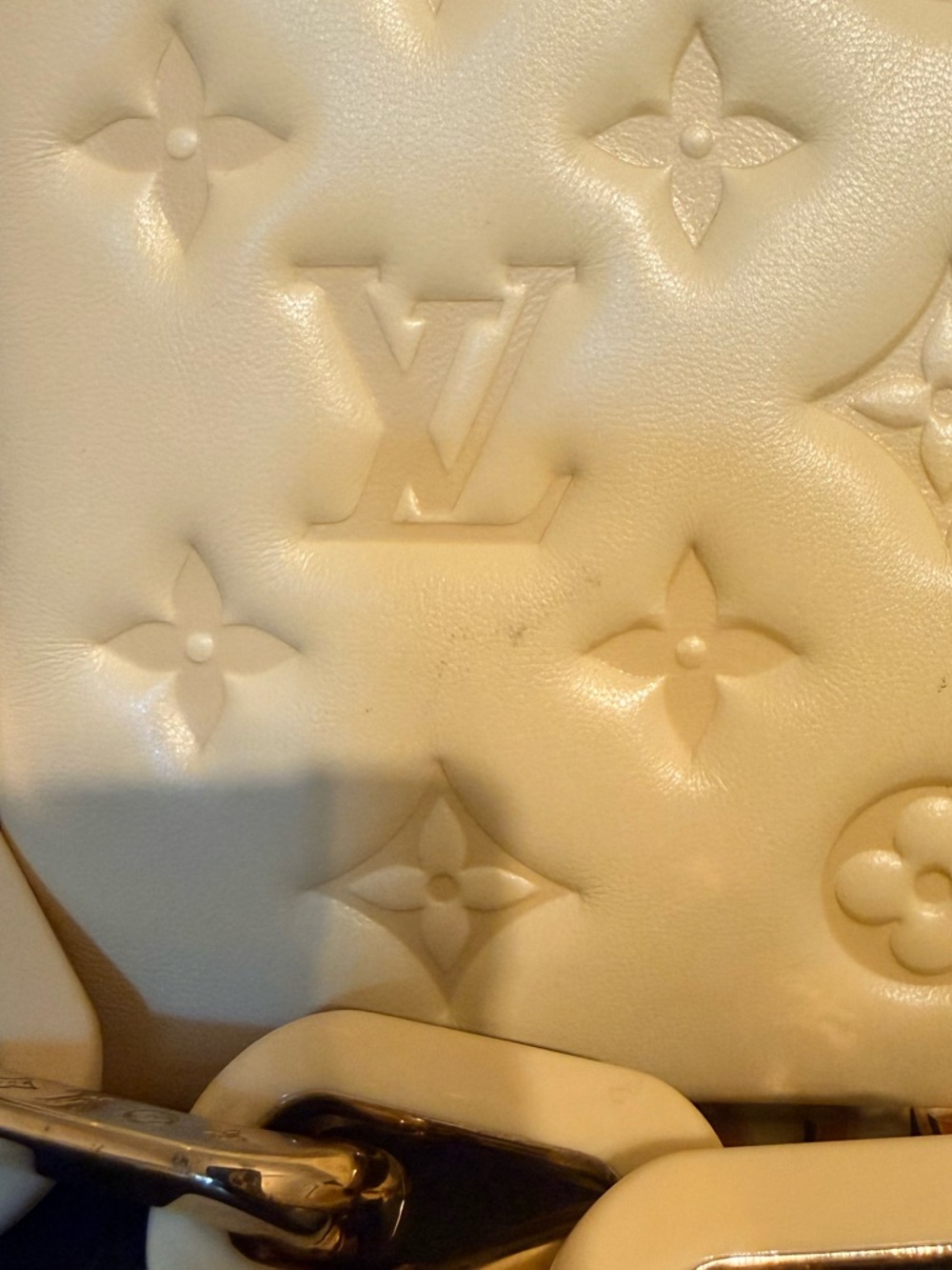 Louis Vuitton Pale Yellow Leather Monogram Coussin PM Crossbody shoulder Bag - Picture 16 of 17